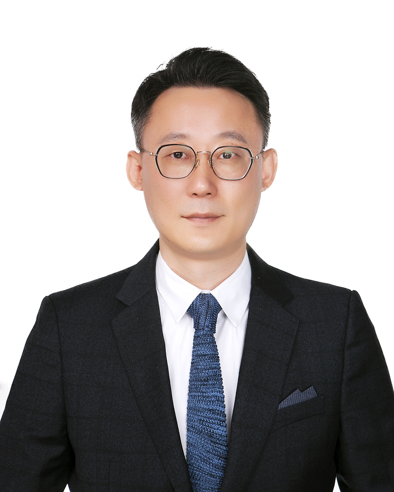 James Gong / CEO
